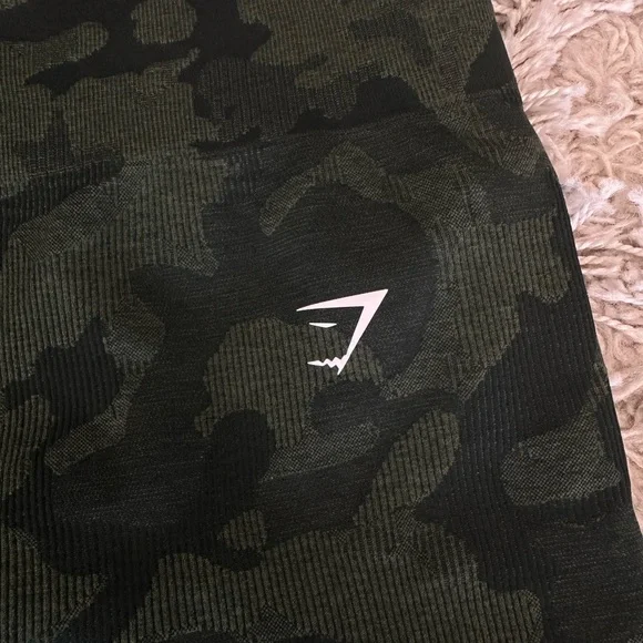 Gymshark Adapt Camo Seamless Shorts - Picture 3 of 10